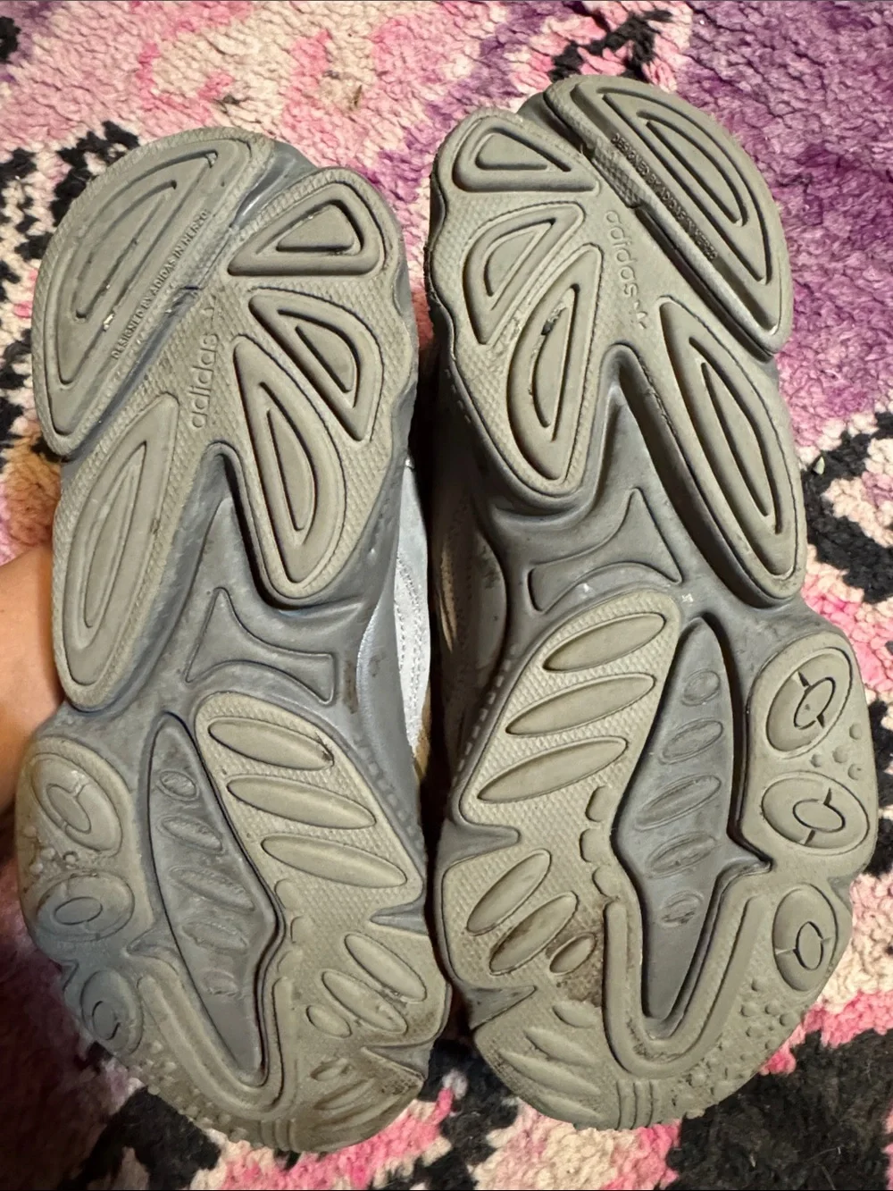 Women’s Adidas Ozweego Sneakers Size 8